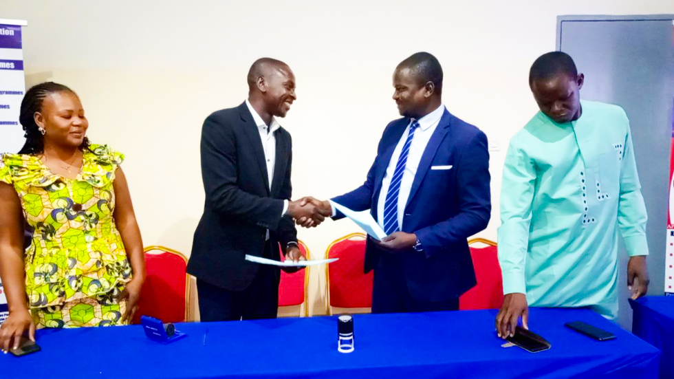 Signature d&rsquo;un accord de partenariat entre le journal Bande Info et le cabinet Ceforep