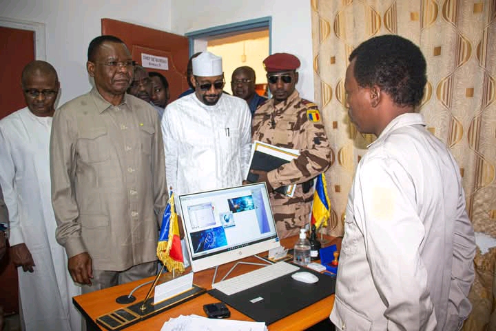 Allah Maye Halina visite la Douane de Ngueli