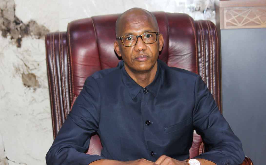 Ahmat Youffouf Tahir évalue les progrès des chantier de construction des salles de classe