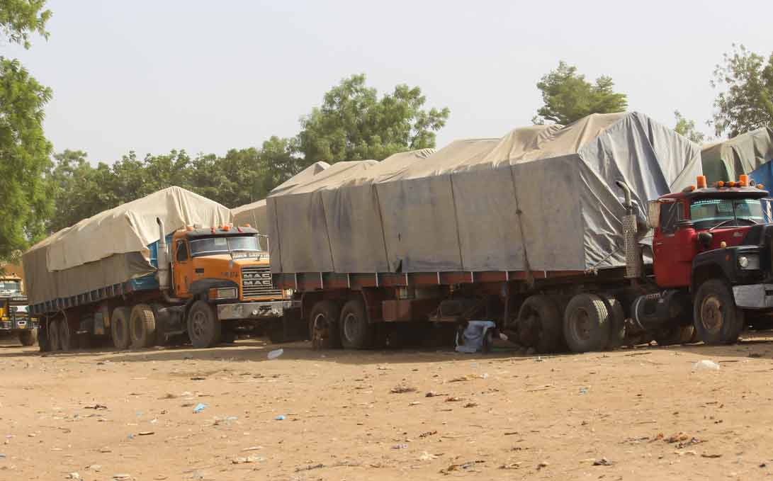 Pourquoi les conteneurs de ciments sont-ils bloqués à la douane de Ngueli ?