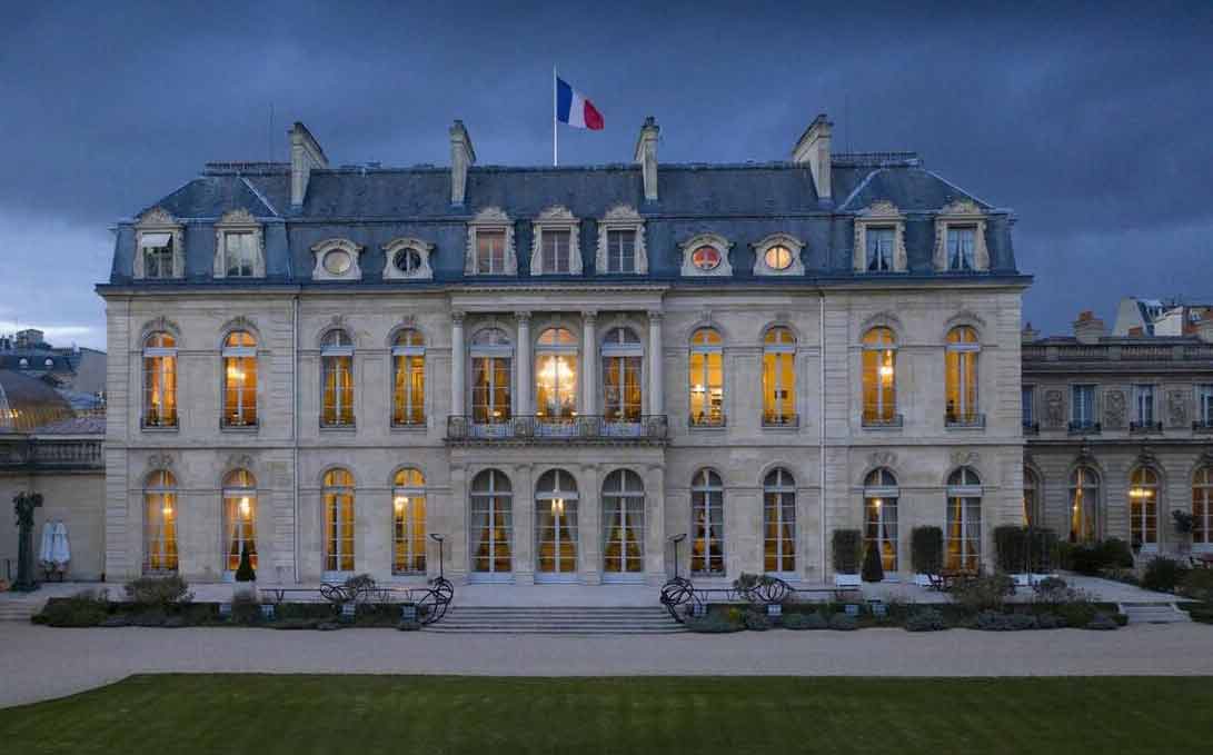 France ! l’Élysée accusé d’avoir acheté un tableau à la fille de Brigitte Macron, la présidence dément