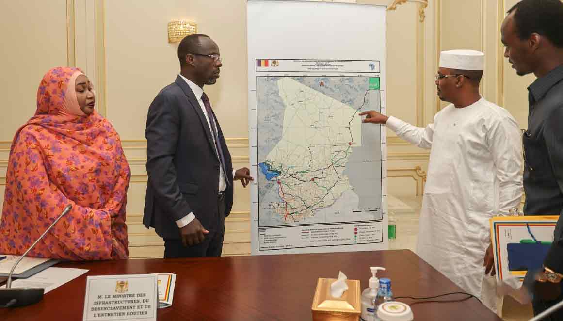 Le maréchal a besoin de plus de routes pour faire plus d&rsquo;économie