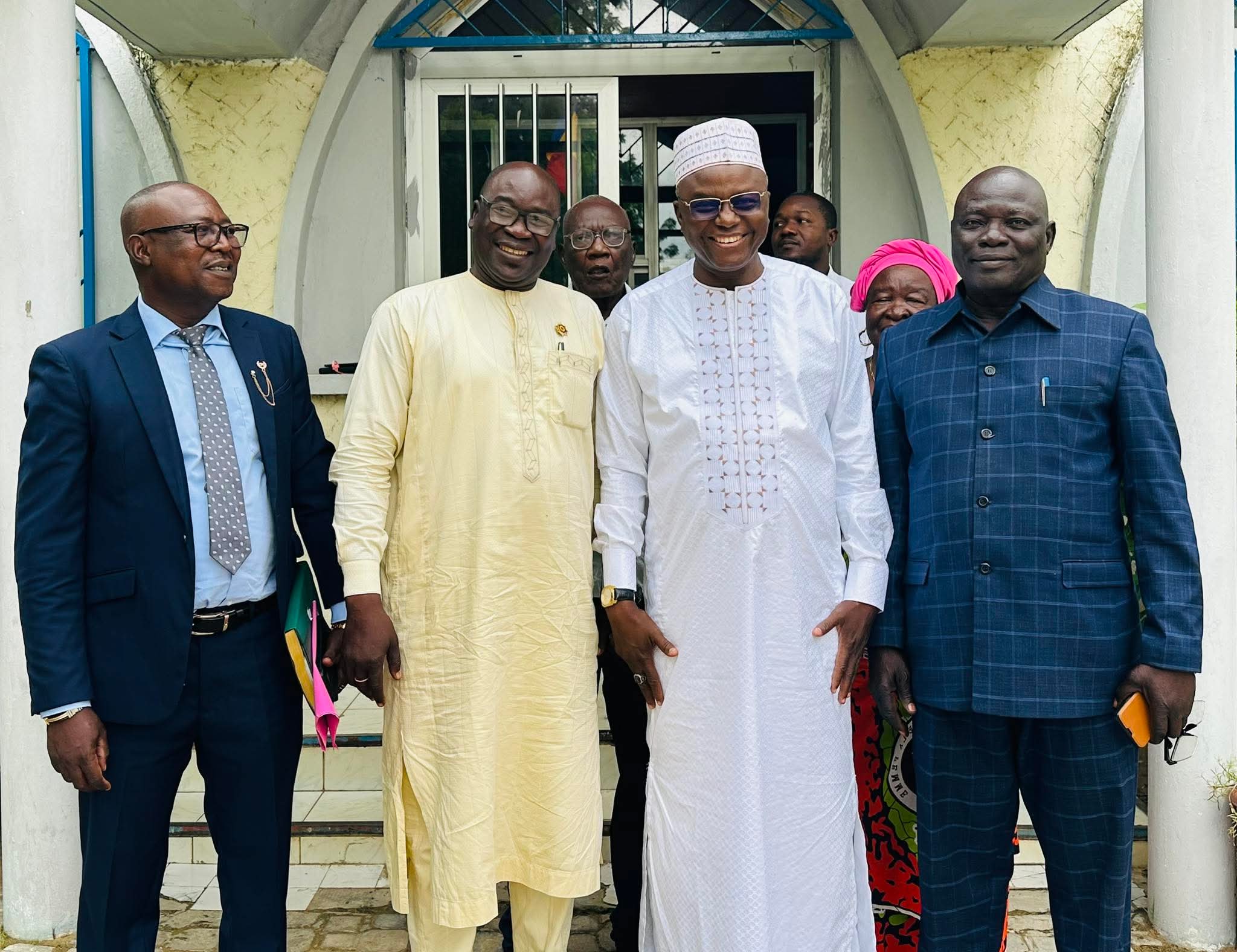 Bébalem remercie le ministre Passalé Kanabé Marcelin.