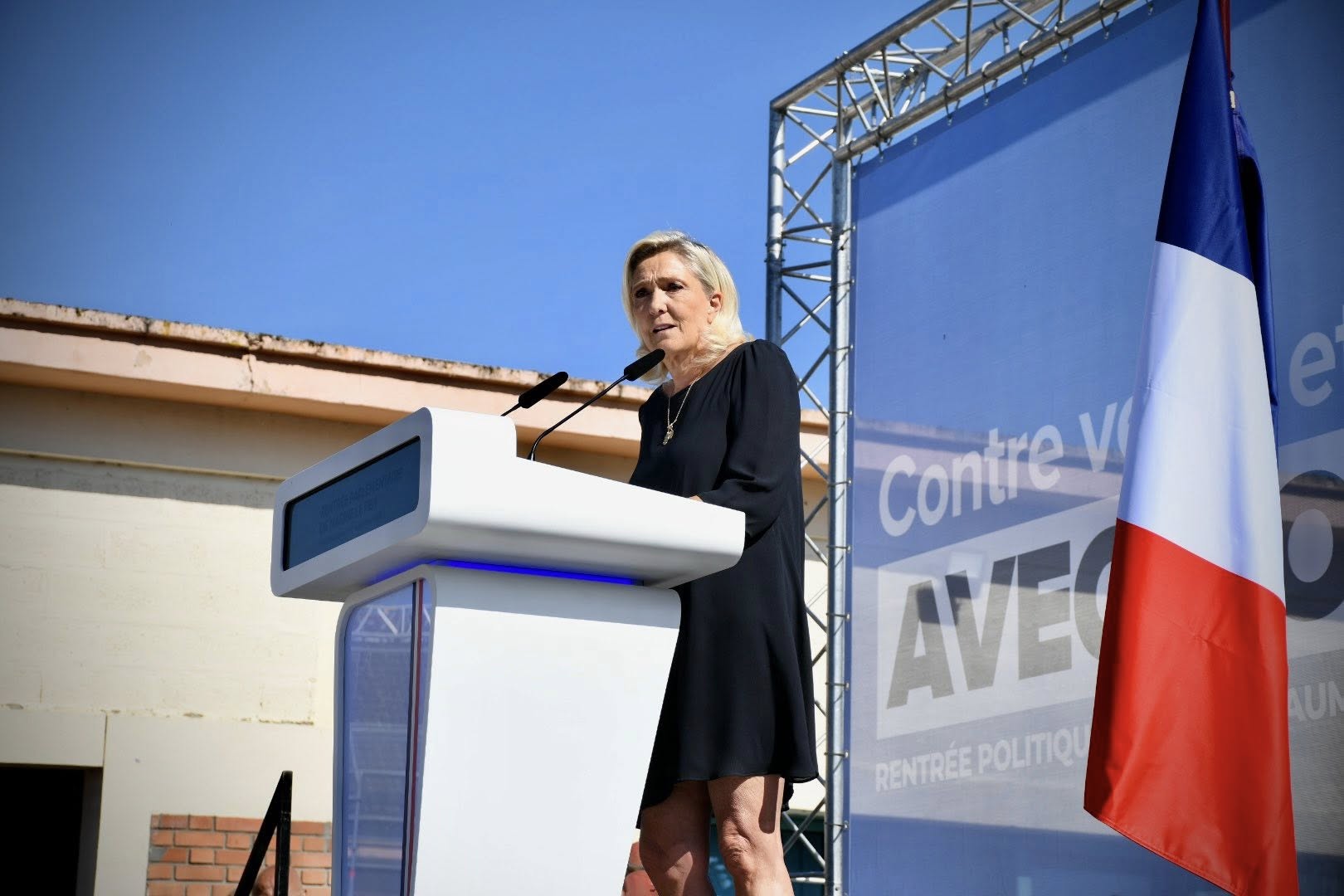 France : Bayrou dans la tourmente, Marine Le Pen hausse le ton avant la rentrée parlementaire