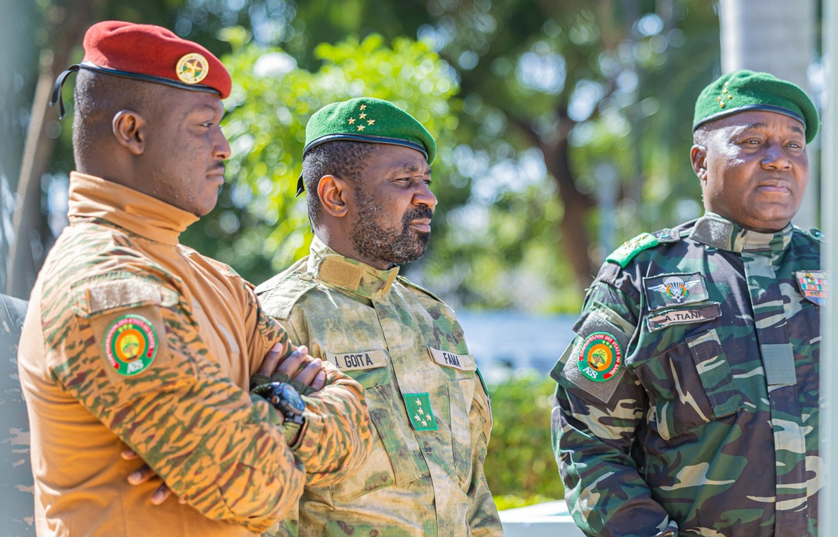 Venezuela : l&rsquo;AES condamne fermement les opérations militaires par les États-Unis sur le territoire de la République bolivarienne